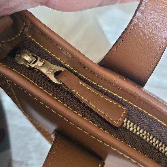 Dooney and Bourke Genuine Leather Tan Shoulder Bag - Picture 8 of 13